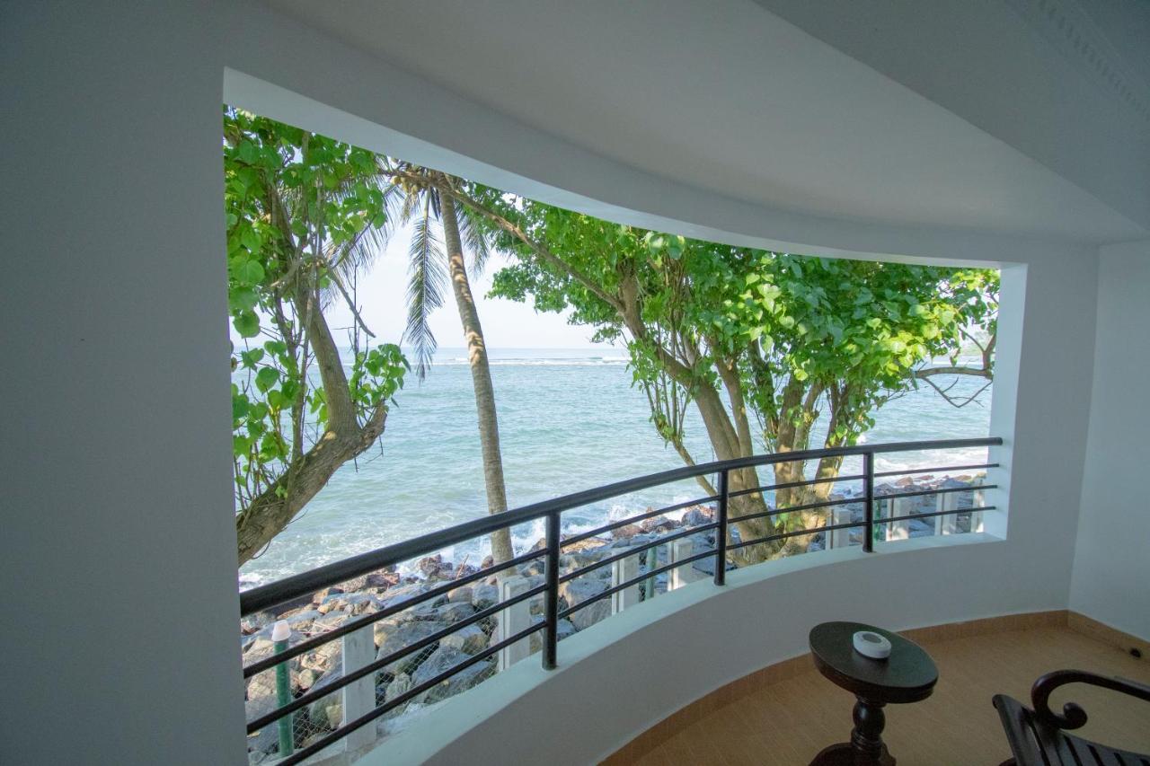 Manara Beach Resort Beruwala Exteriör bild