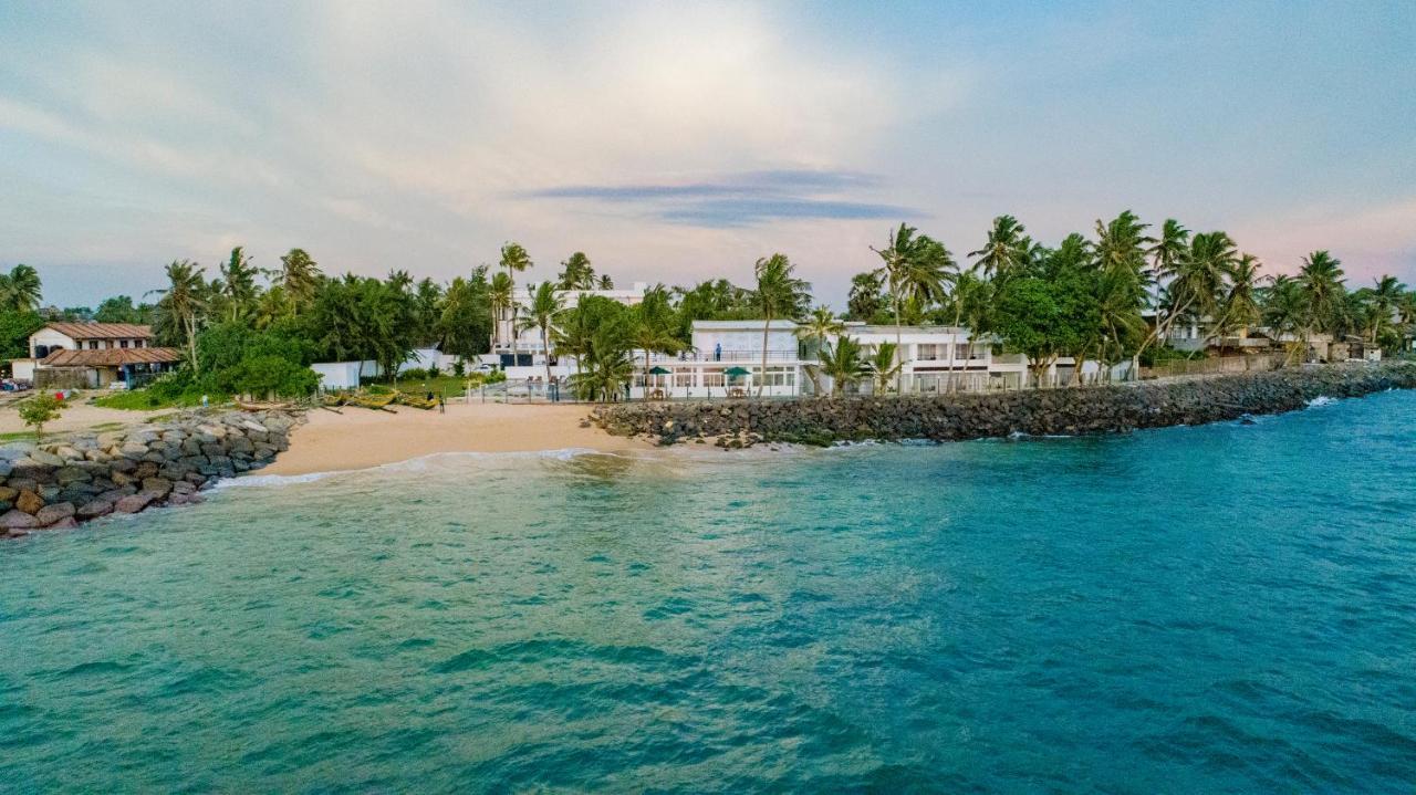 Manara Beach Resort Beruwala Exteriör bild