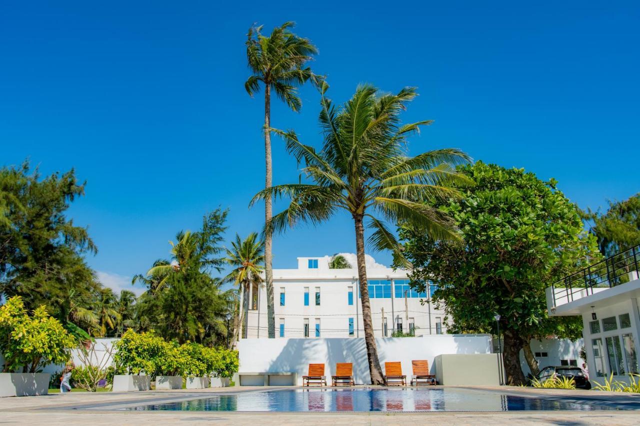Manara Beach Resort Beruwala Exteriör bild