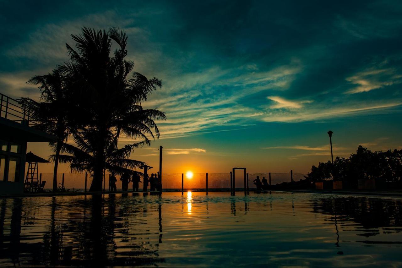 Manara Beach Resort Beruwala Exteriör bild