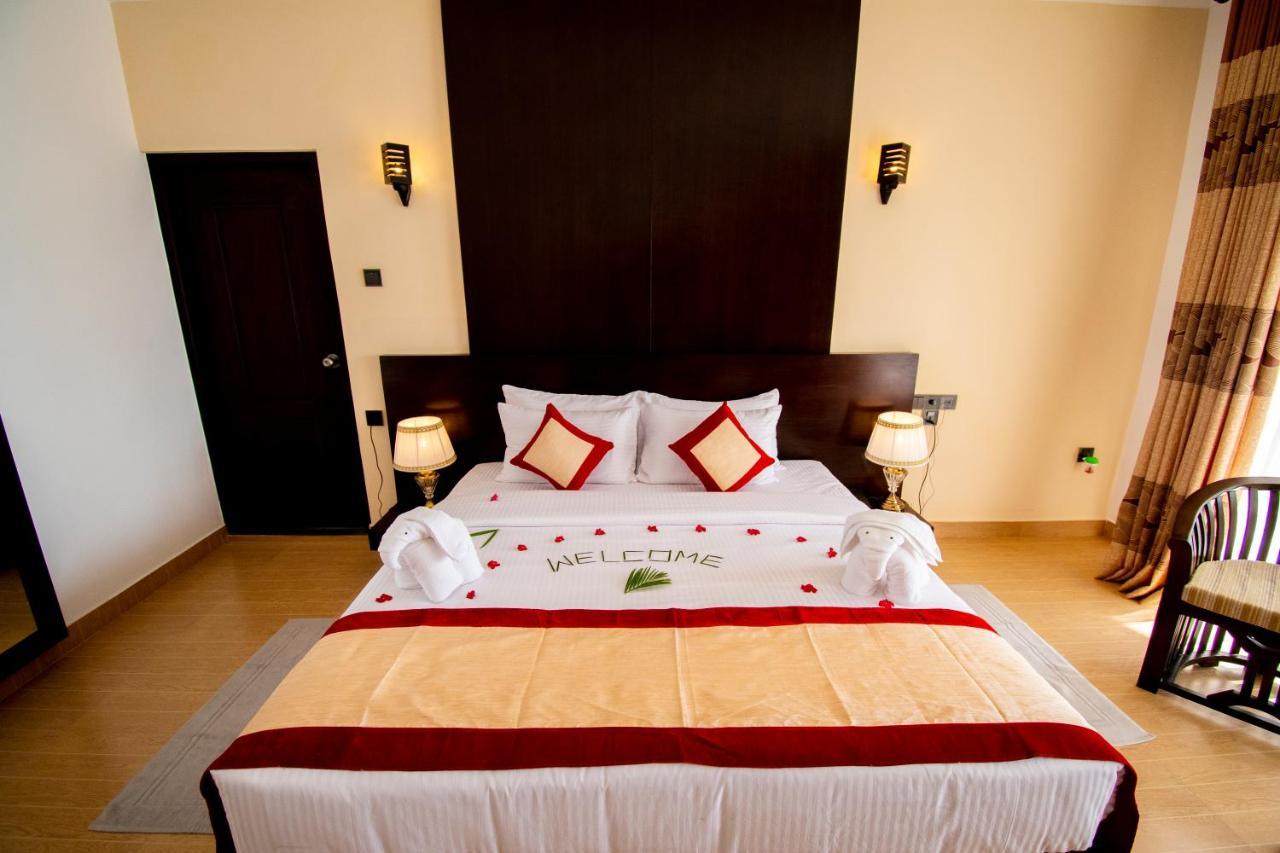 Manara Beach Resort Beruwala Exteriör bild