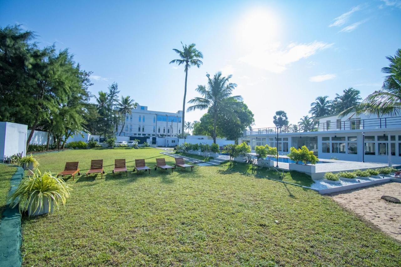Manara Beach Resort Beruwala Exteriör bild
