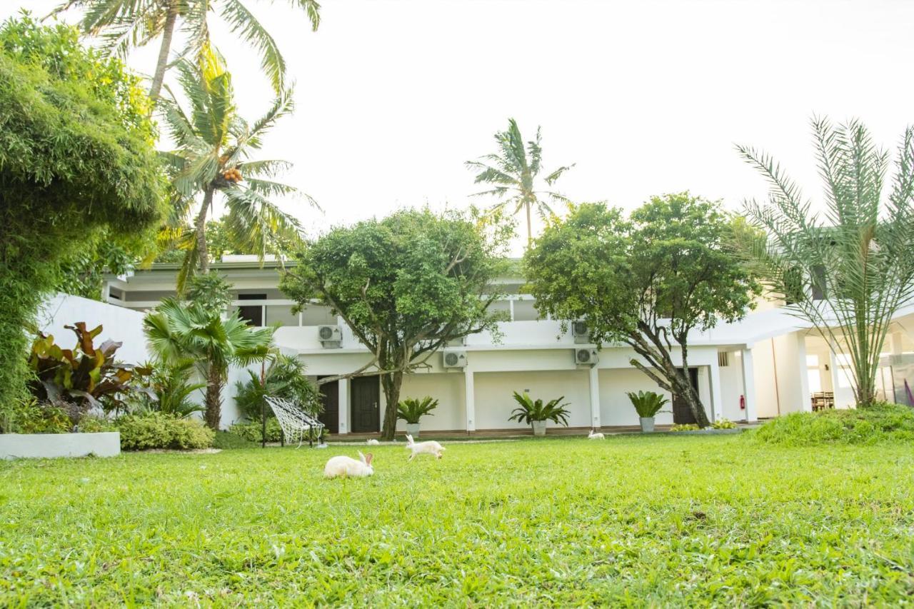 Manara Beach Resort Beruwala Exteriör bild