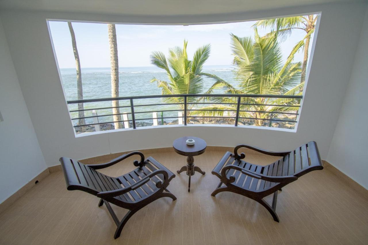Manara Beach Resort Beruwala Exteriör bild
