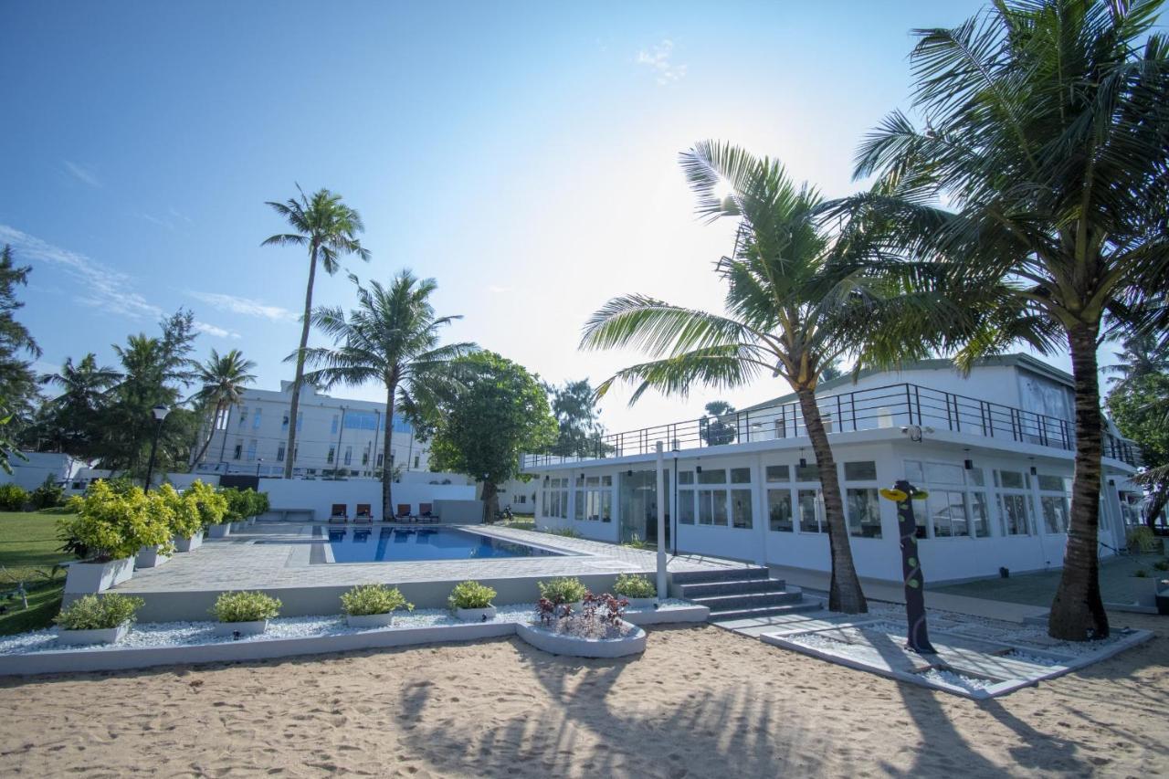 Manara Beach Resort Beruwala Exteriör bild