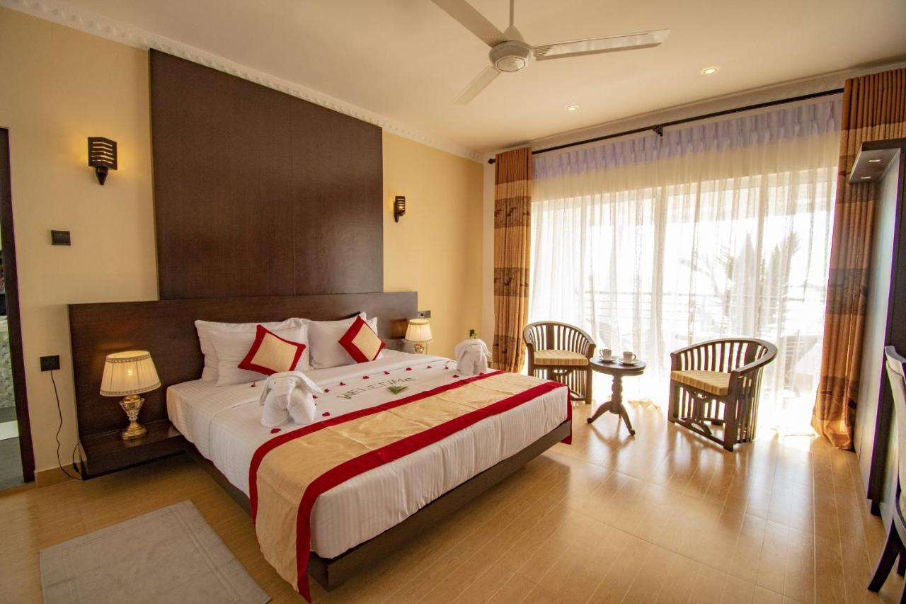 Manara Beach Resort Beruwala Exteriör bild