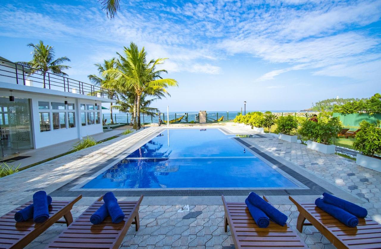 Manara Beach Resort Beruwala Exteriör bild