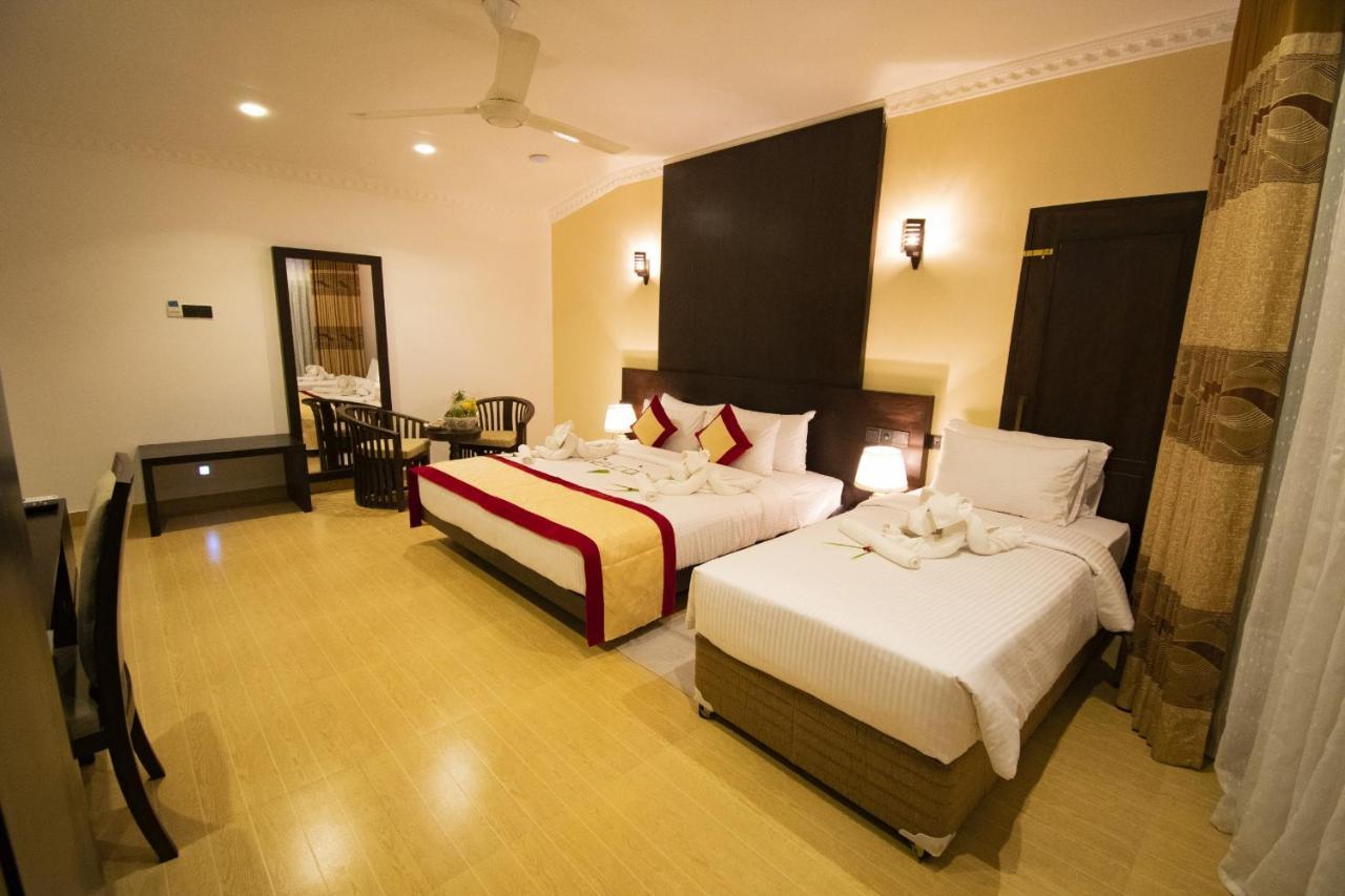 Manara Beach Resort Beruwala Exteriör bild
