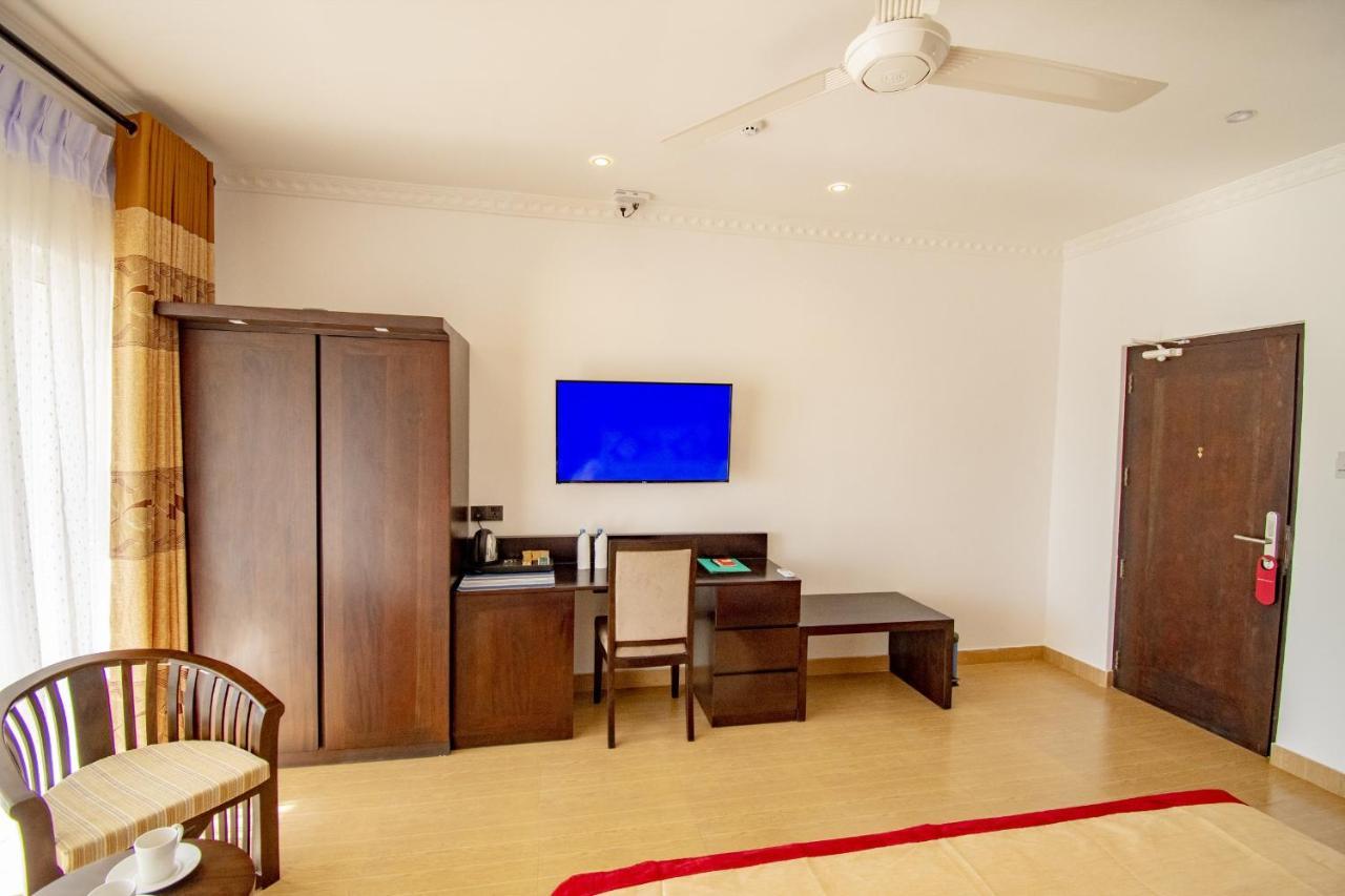 Manara Beach Resort Beruwala Exteriör bild